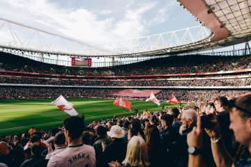 英格兰 3-2 世界明星队：迪福梅开二度，三狮军团重夺足球援助杯｜MK体育（配图示意）